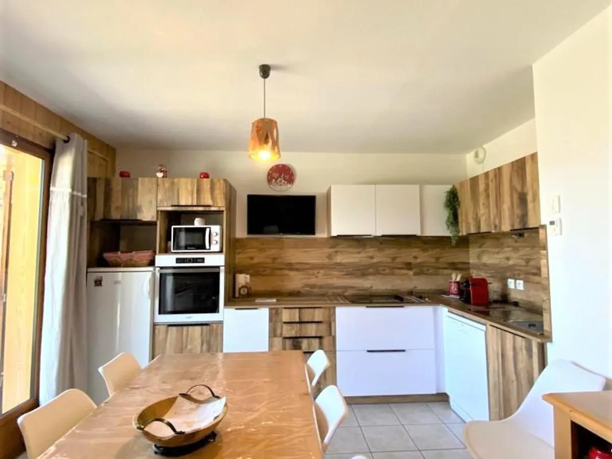 Chalet Renove 7 Pers Avec Terrasse, Local Ski Et Parking Gratuit - Fr-1-504-70 Le Devoluy