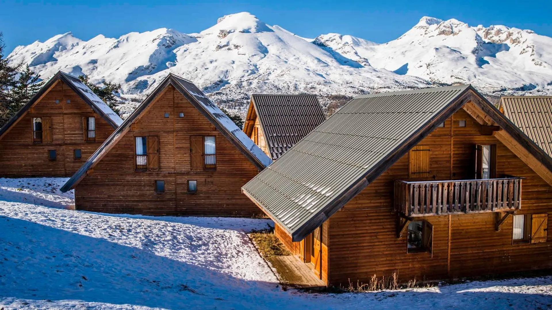 Chalet Renove 7 Pers Avec Terrasse, Local Ski Et Parking Gratuit - Fr-1-504-70 Le Devoluy